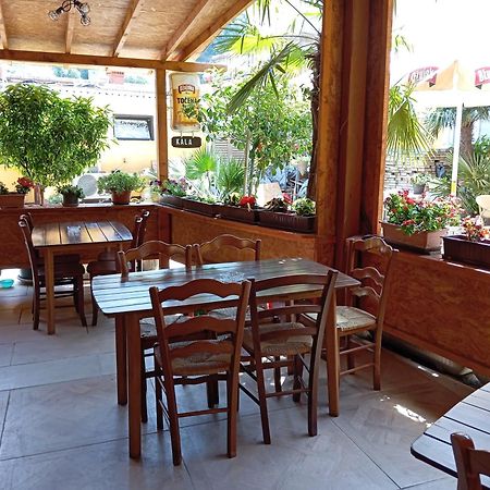 In Kala Hotel Rijeka Ngoại thất bức ảnh
